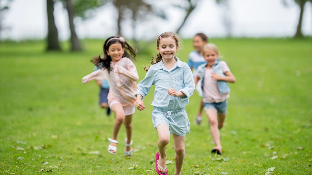 小学生を一人で遊びに行かせるのは何年生から？